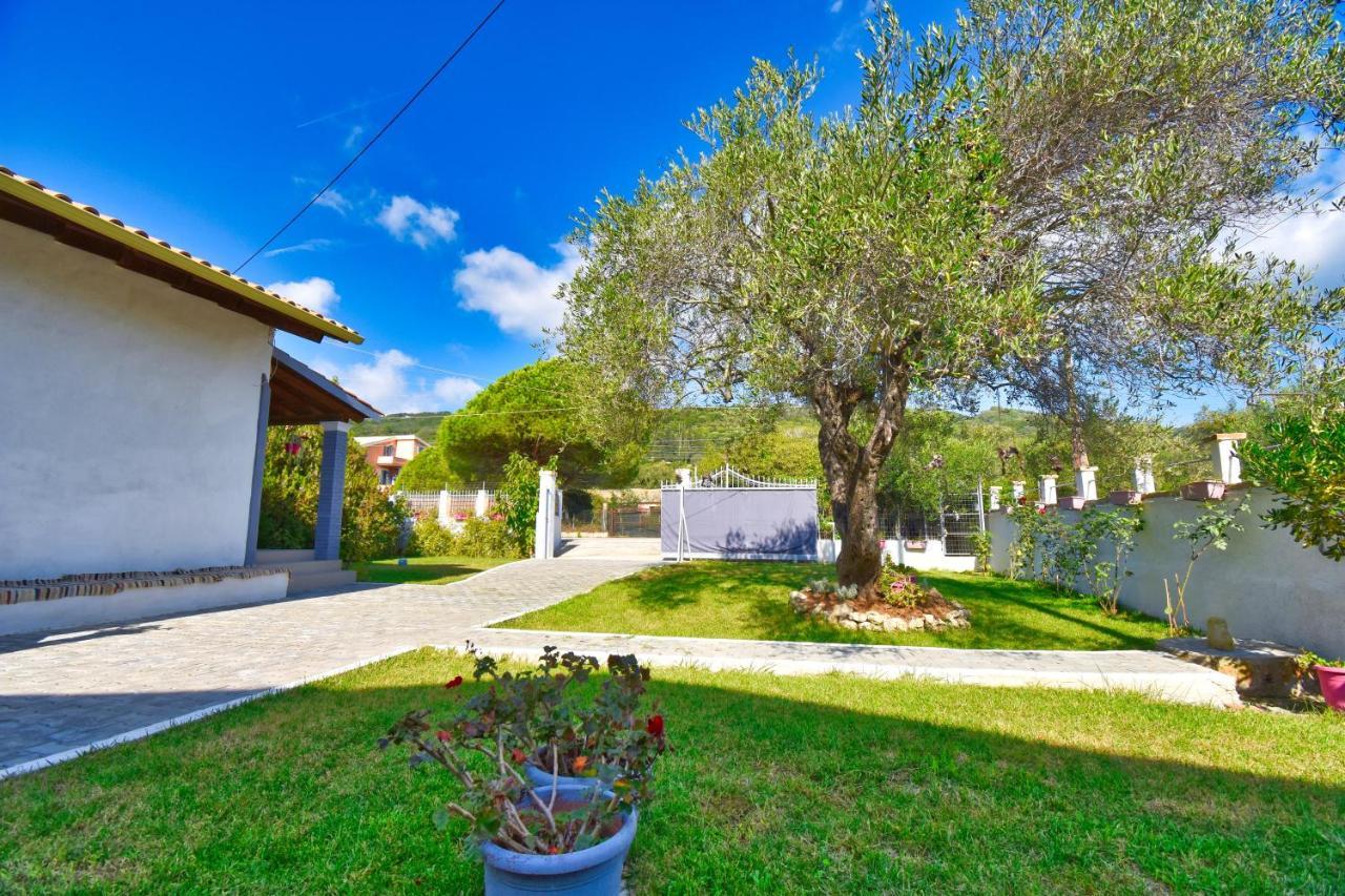 Ninas Cottage Linia Exterior photo